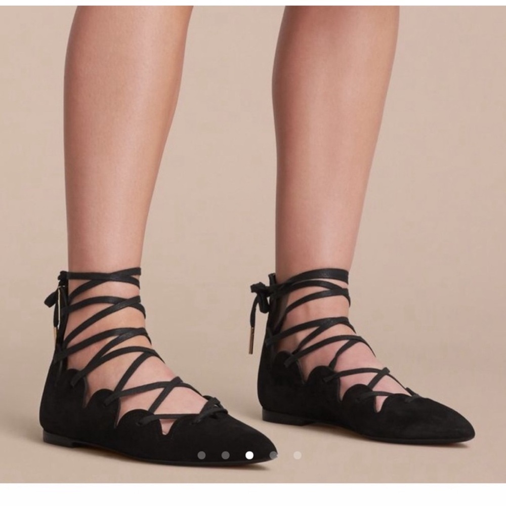 Burberry Scalloped hiles flats shoes NIB